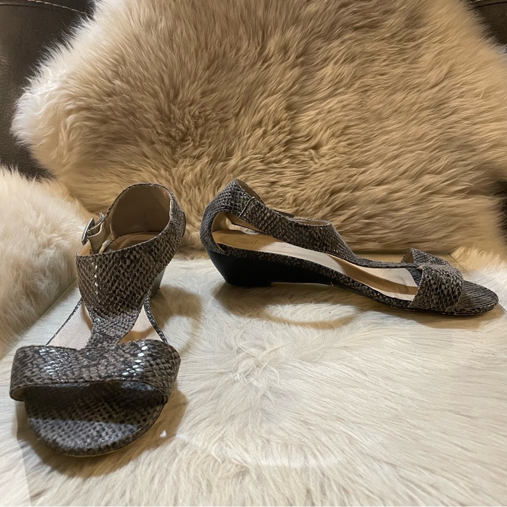 Reitmans Snakeskin Gray Wedges